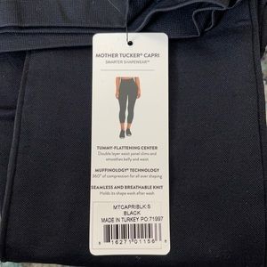 Belly Bandit Mother Tucker Black Capri Post Partum Leggings. Size Small- NWT